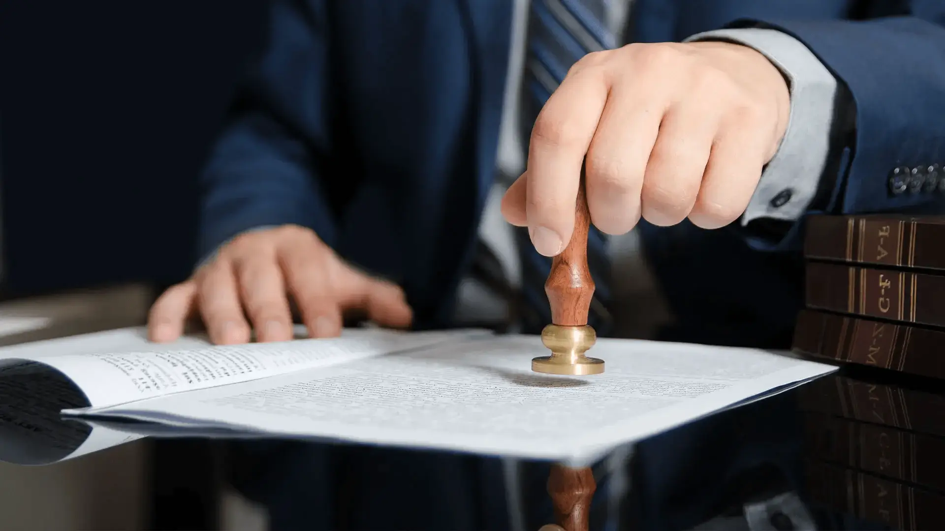 Notary-Public-Services-Borders-Law-Firm-Immigration-lawyers-1